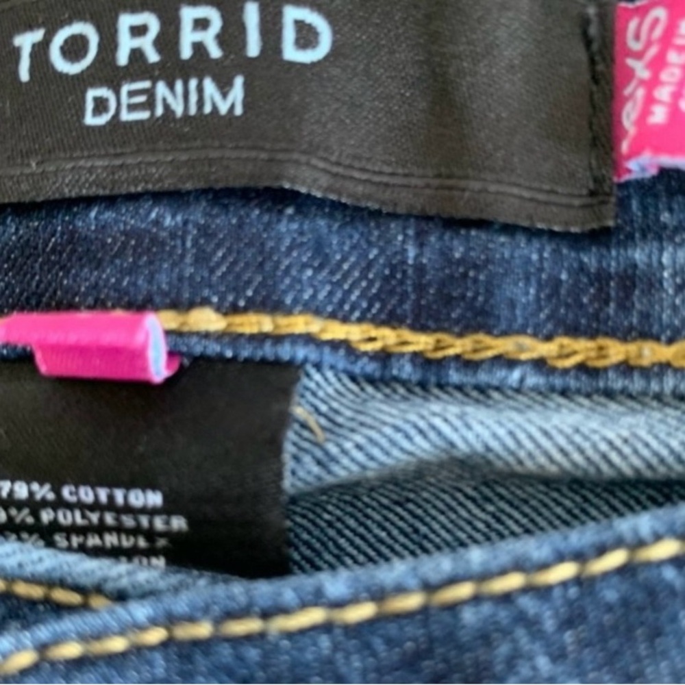 Torrid Denim Jeans Sz 1 (16) - Picture 3 of 5